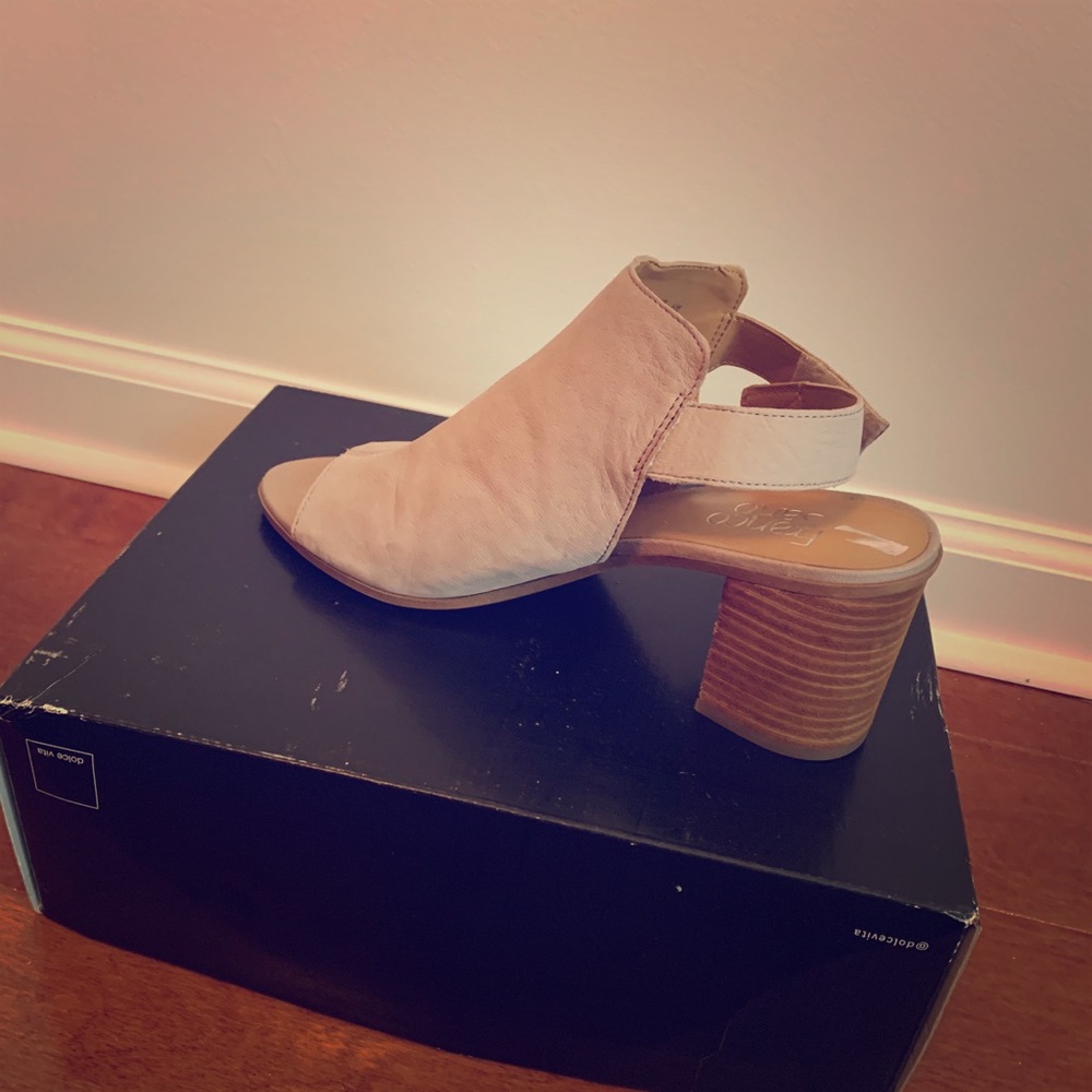 Tivon Perf shoes
